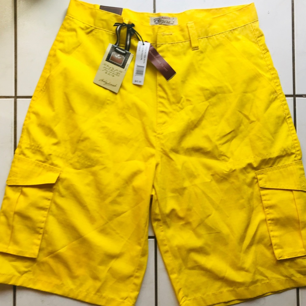 LR Scoop yellow cargo shorts size 32 men